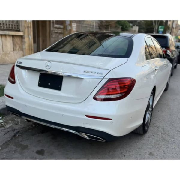 ⁦سيارة Mercedes E300⁩ - الصورة ⁦5⁩