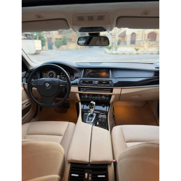 ⁦سيارة Bmw 520i⁩ - الصورة ⁦4⁩