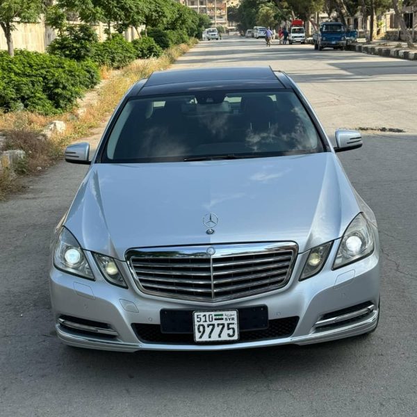⁦سيارة Mercedes E300/2011⁩ - الصورة ⁦4⁩
