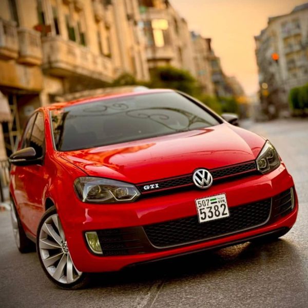 ⁦سيارة غولف GTI⁩ - الصورة ⁦2⁩