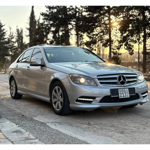 ⁦سيارة مرسيدس C200⁩ - الصورة ⁦2⁩