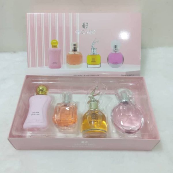 ⁦بكج عطر نسائي⁩ - الصورة ⁦1⁩