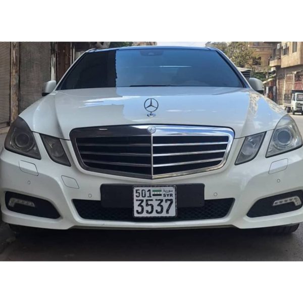 ⁦سيارة Mercedes E300/2011⁩ - الصورة ⁦2⁩