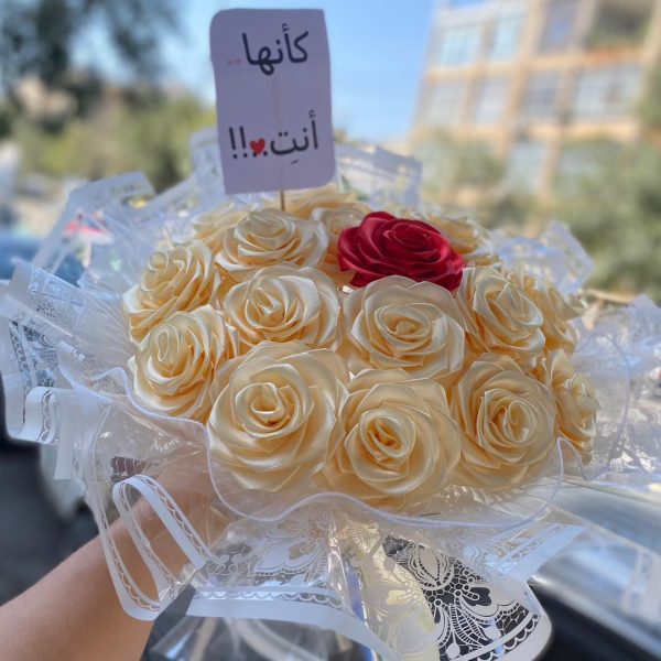 ⁦باقة ورد ساتان⁩ - الصورة ⁦1⁩