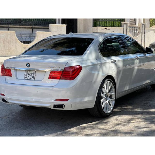 ⁦سيارة BMW 750⁩ - الصورة ⁦4⁩