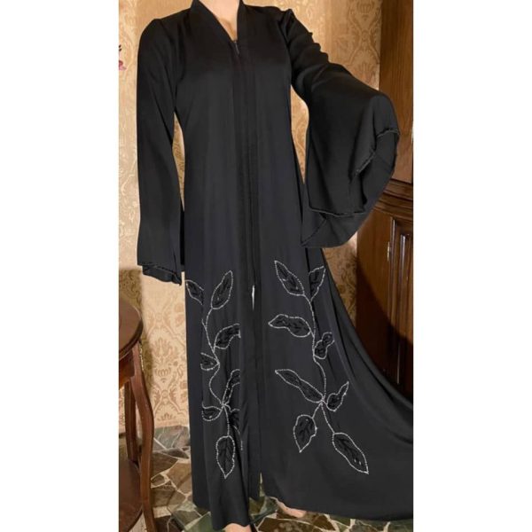 ⁦عباية نسائية مطرزة⁩ - الصورة ⁦1⁩