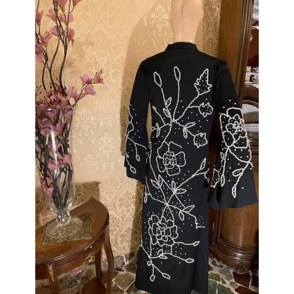 ⁦عباية نسائية مطرزة⁩ - الصورة ⁦1⁩