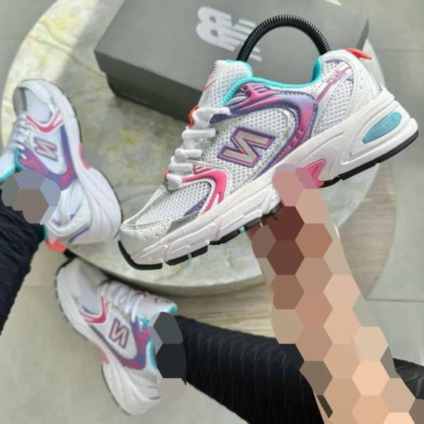 ⁦حذاء New balance 530 للنساء⁩ - الصورة ⁦2⁩