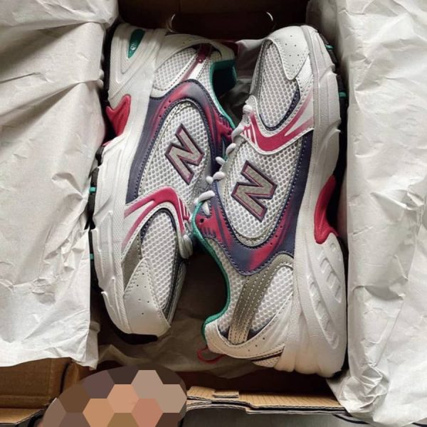 ⁦حذاء New balance 530 للنساء⁩ - الصورة ⁦1⁩