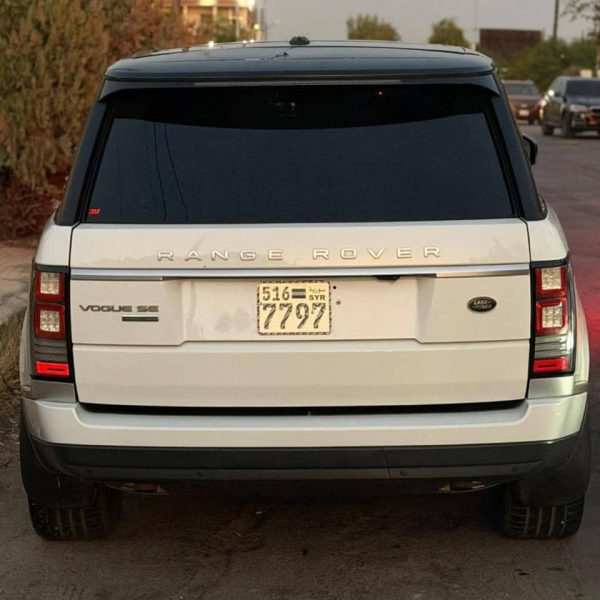 ⁦سيارة Range Rover vogue 2016⁩ - الصورة ⁦5⁩