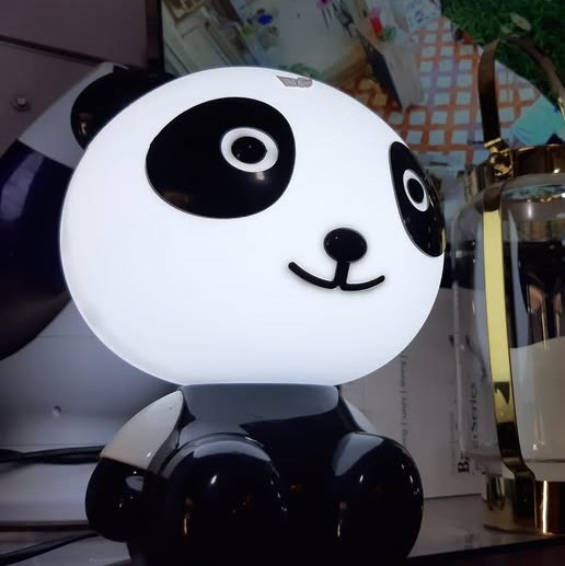3186 مصباح كهربائي على شكل باندا - الصورة 1