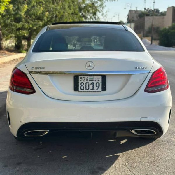 ⁦سيارة Mercedes C300/2016⁩ - الصورة ⁦2⁩