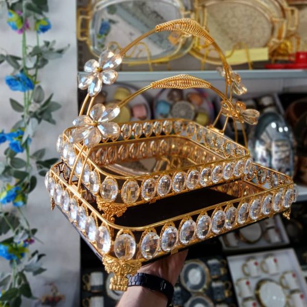 ⁦مضيفة بلور ذهبية⁩ - الصورة ⁦1⁩