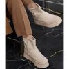 ⁦بوط نسائي UGG⁩ - الصورة ⁦7⁩