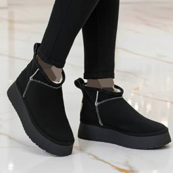 ⁦بوط نسائي UGG⁩ - الصورة ⁦1⁩