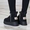 ⁦بوط نسائي UGG⁩ - الصورة ⁦4⁩