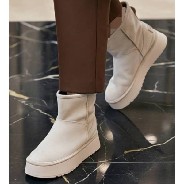 ⁦بوط نسائي UGG⁩ - الصورة ⁦9⁩