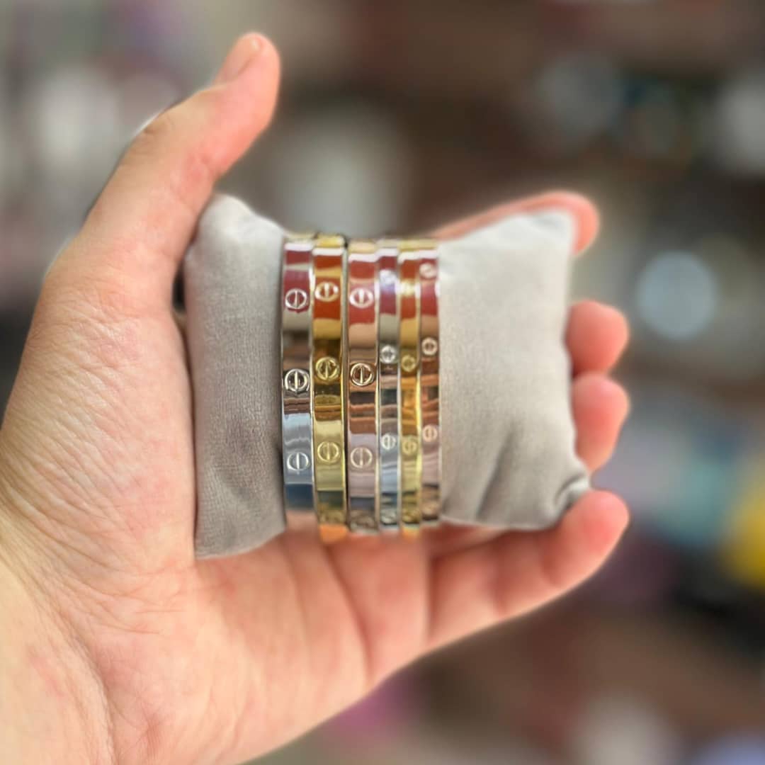 WhatsApp Image 2025-10-22 at 2.20.47 AM أساور كارتير 3قطع - الصورة 1