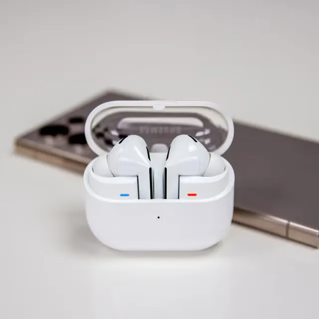 3685 سماعات بلوتوث SAMSUNG BUDS 3 PRO كوبي ون - الصورة 1