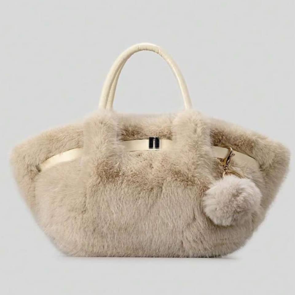 WhatsApp Image 2025-10-12 at 12.05.23 AM حقيبة نسائية فرو - الصورة 1