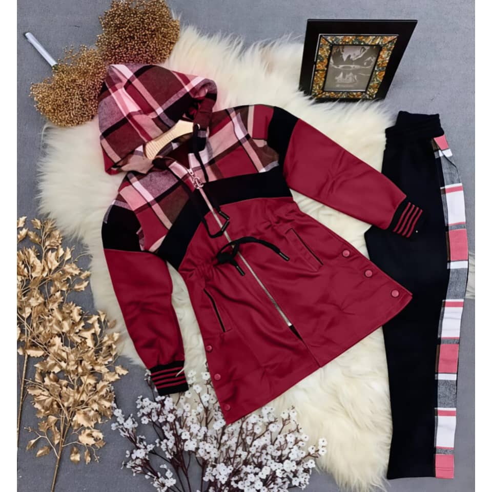 WhatsApp Image 2025-10-17 at 1.57.36 AM طقم بناتي مخمل - الصورة 1