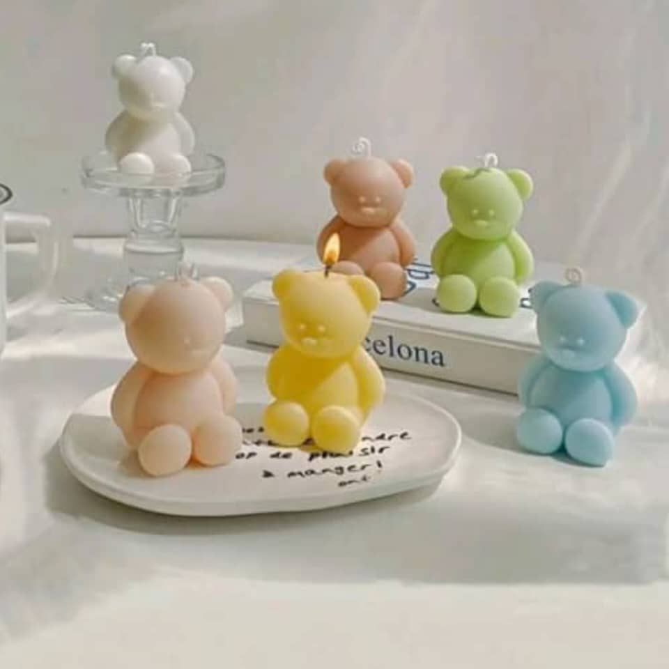 WhatsApp Image 2025-10-29 at 3.01.45 AM (2) شمعة معطرة بتصميم دب - الصورة 1