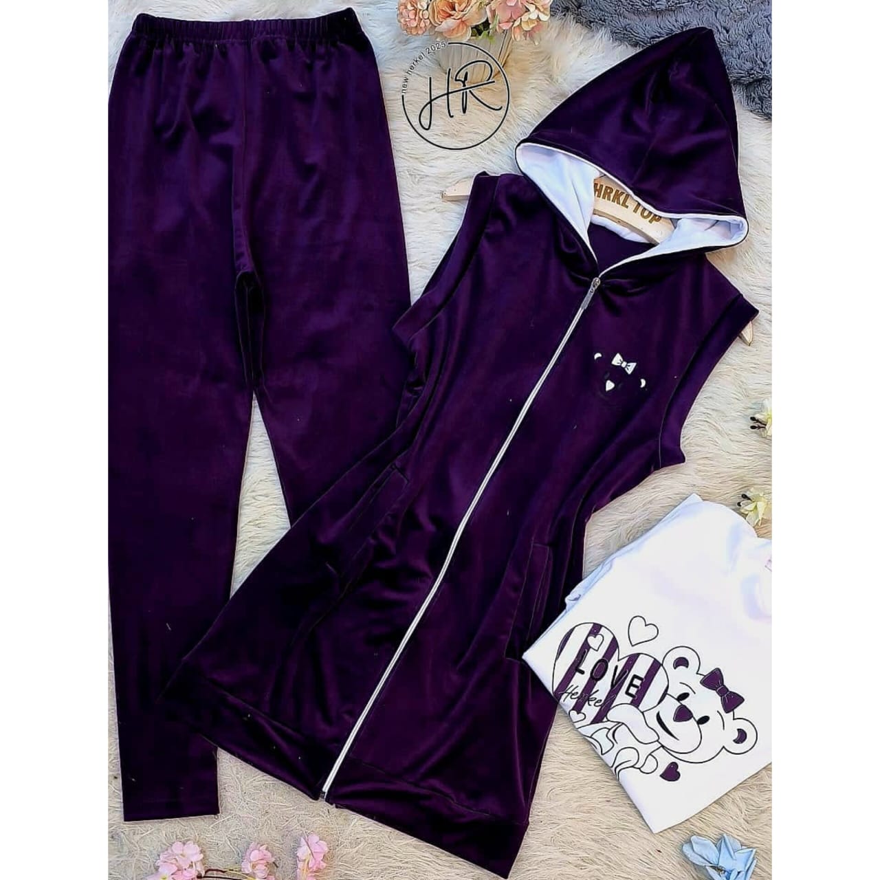 WhatsApp Image 2025-10-31 at 3.21.08 PM بيجاما نسائية 3قطع - الصورة 1