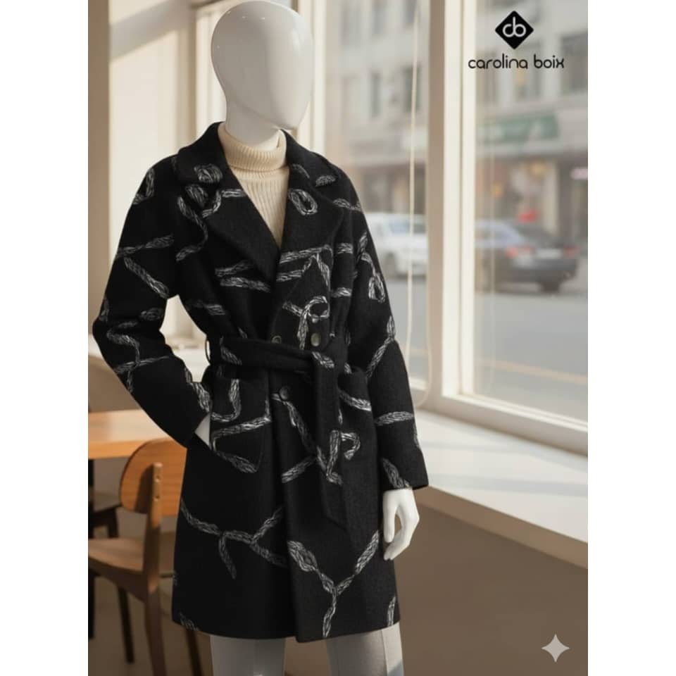 WhatsApp Image 2025-11-26 at 3.44.27 PM جاكيت نسائي جوخ - الصورة 1