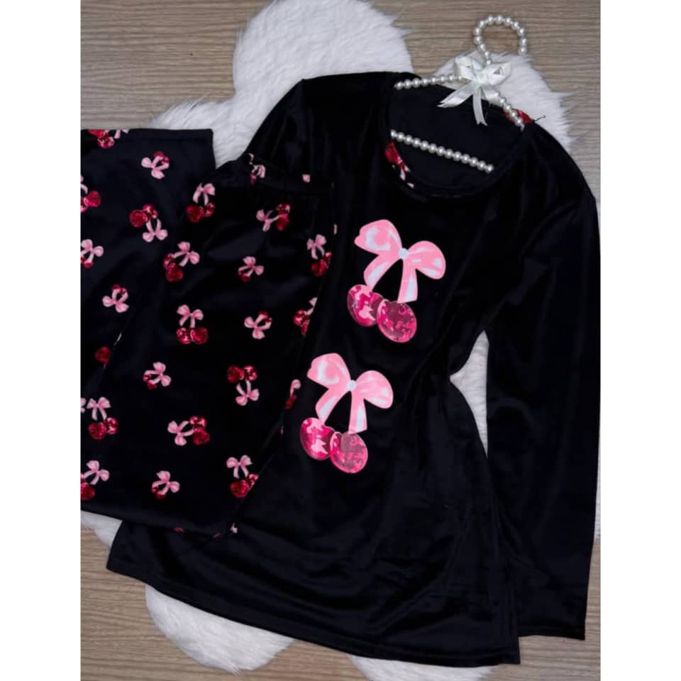 WhatsApp Image 2025-11-25 at 12.52.40 AM (2) بيجاما نسائية مخمل - الصورة 1