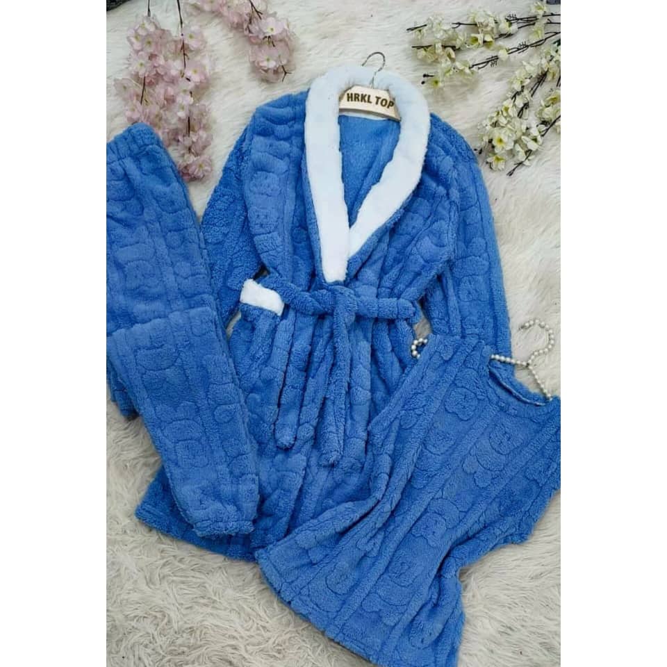 WhatsApp Image 2025-11-27 at 6.40.04 PM (1) بيجاما نسائية فرو - الصورة 1