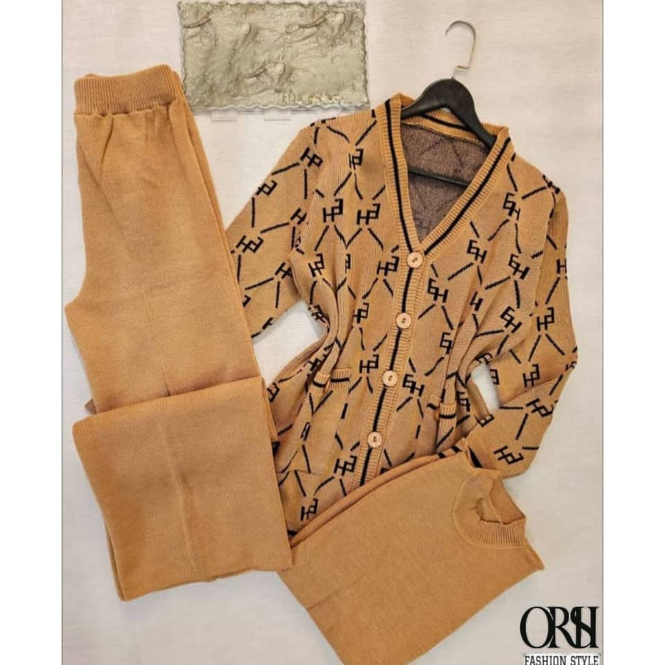 WhatsApp Image 2025-12-03 at 7.09.50 PM طقم نسائي 3قطع - الصورة 1