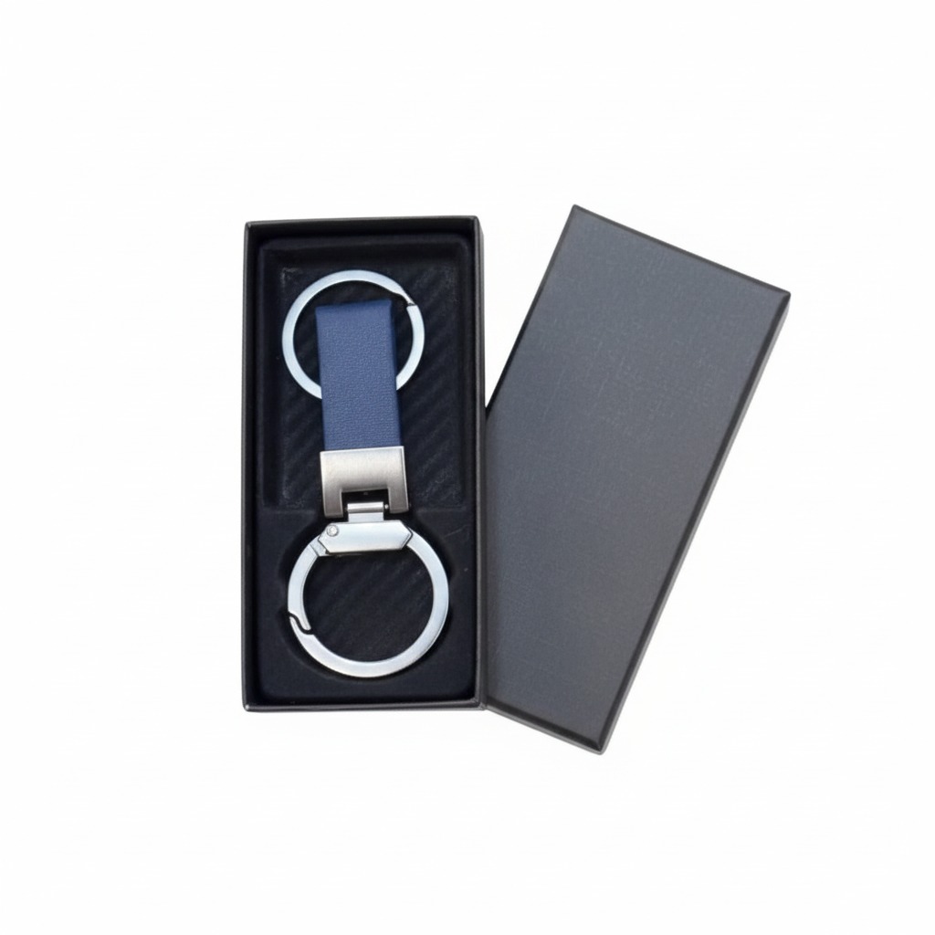 WhatsApp Image 2025-12-04 at 11.39.47 PM (1) ميدالية رجالية مع علبة - الصورة 1