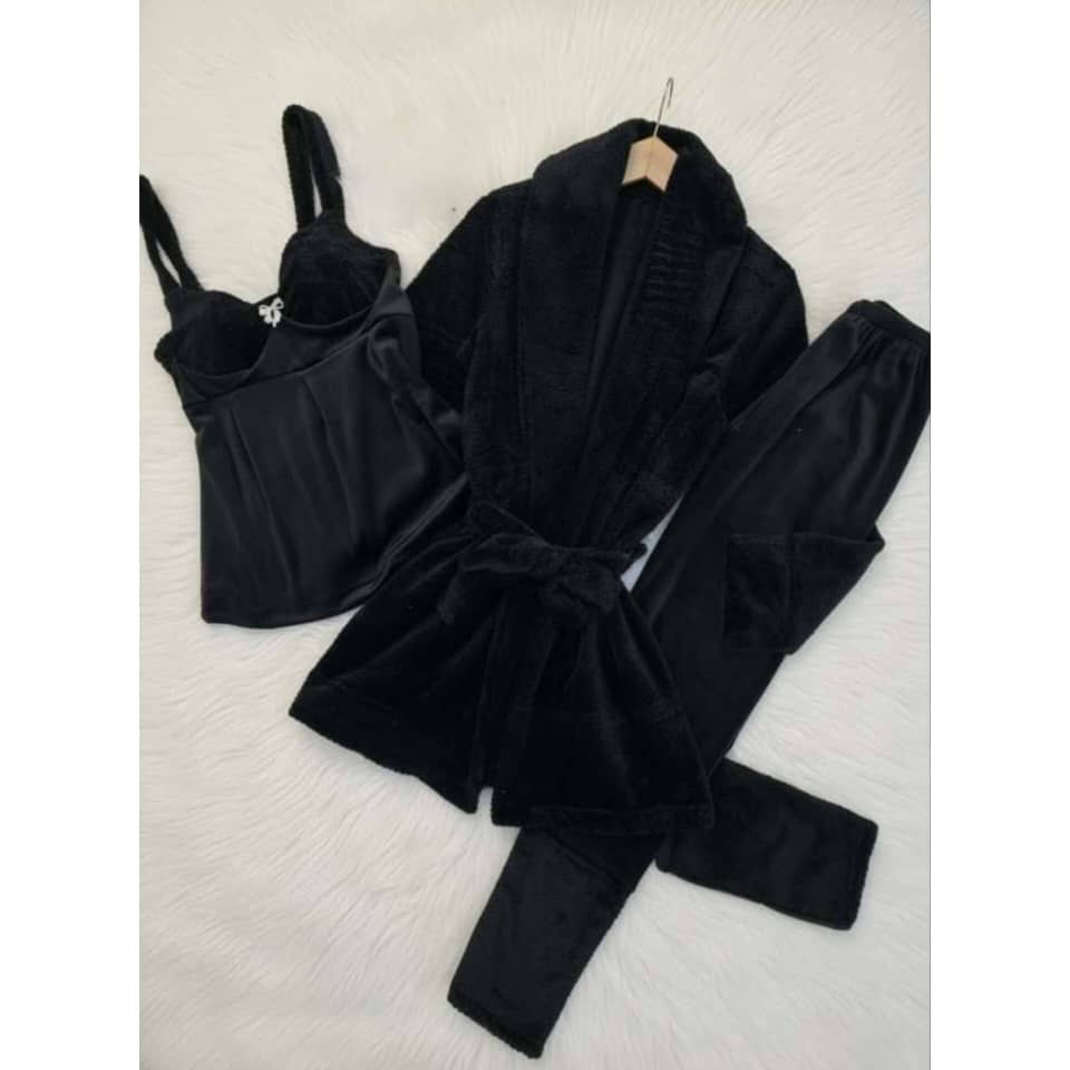 WhatsApp Image 2025-12-05 at 10.24.06 PM بيجاما نسائية 3قطع - الصورة 1