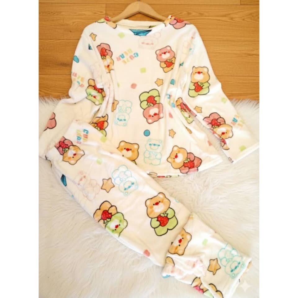 WhatsApp Image 2025-12-05 at 10.42.54 PM بيجاما نسائية مخمل - الصورة 1