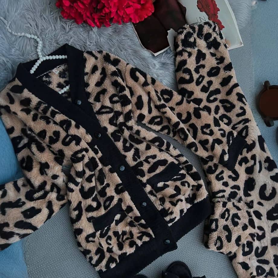 WhatsApp Image 2025-12-06 at 10.17.37 PM بيجاما نسائية فرو - الصورة 1