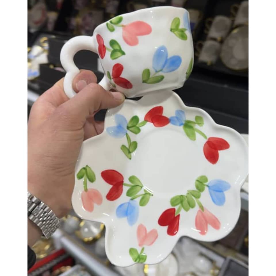 WhatsApp Image 2025-12-07 at 2.46.07 AM (1) كوب بورسلان مع طبق - الصورة 1