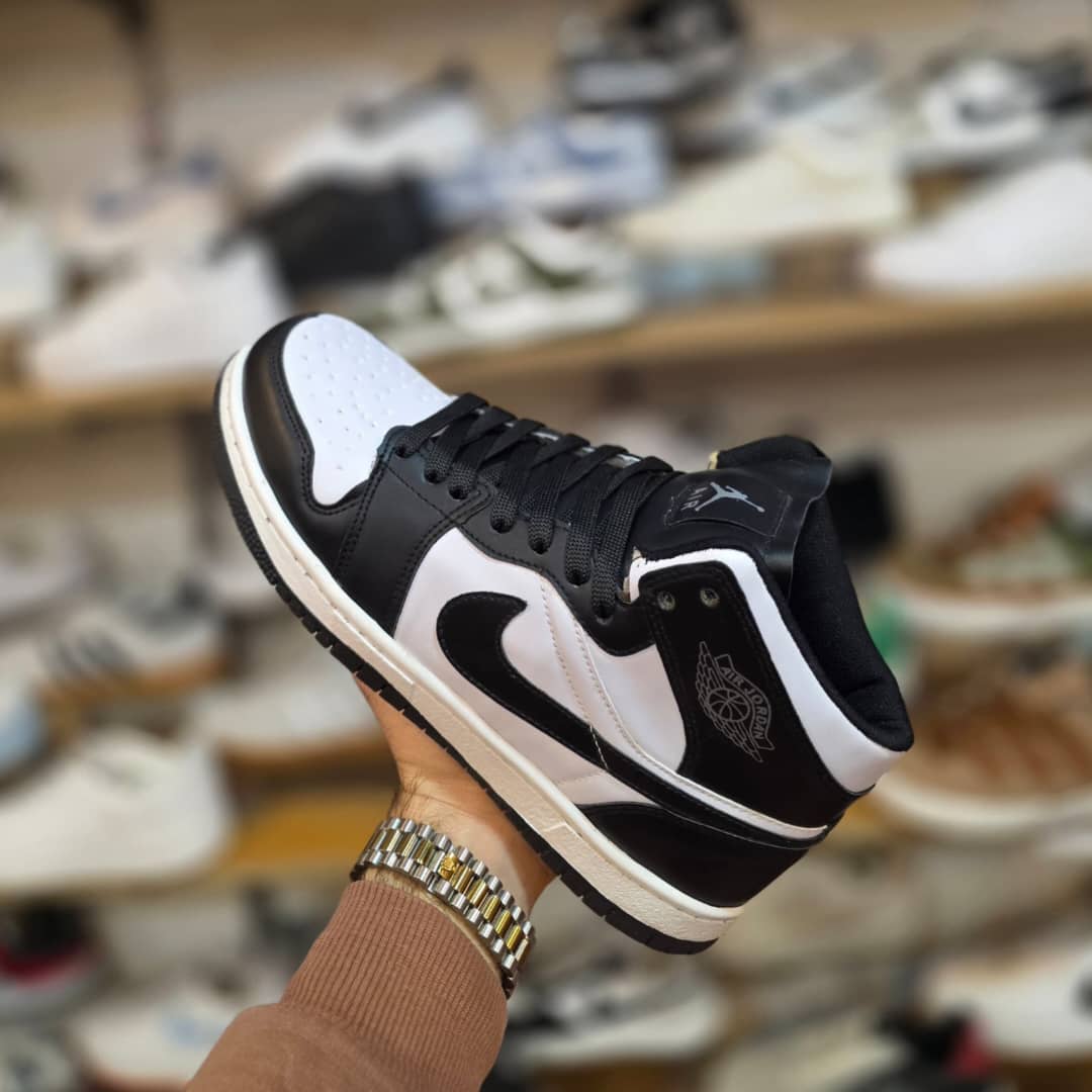 WhatsApp Image 2025-12-15 at 9.49.27 PM (1) خفافة رجالية Air Jordan - الصورة 1