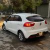 ⁦سيارة Kia rio 2013⁩ - الصورة ⁦2⁩
